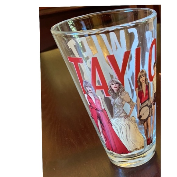 Taylor Swift Red Taylor’s Version Pint Glass - Picture 2 of 2